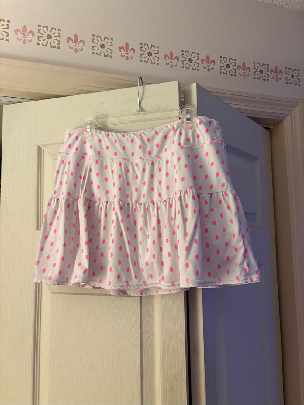 Lilly Pulitzer Luxletic tennis skirt White  with Pink Polka Dots